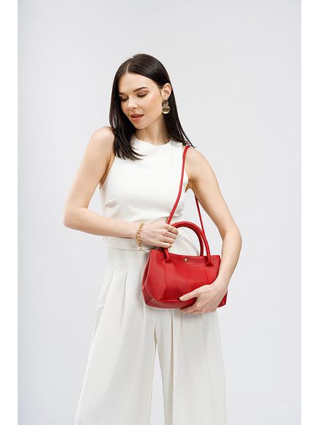 Lucky Bees Torebka w kolorze czerwonym - 28 x 17 x 10 cm rozmiar: onesize. Czerwone torebki klasyczne damskie Lucky Bees, z materiału, przez ramię, bez dodatków. Za 126.45 zł.