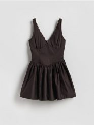 Kombinezon z bawełną - ciemnobrązowy. Brązowe kombinezony damskie Reserved, bez wzorów, z bawełny, bez kołnierzyka, bez ramiączek. Za 159.99 zł.