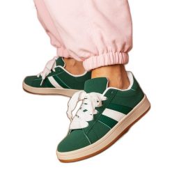 Zielone sneakersy trampki damskie sportowe. Zielone trampki damskie bez wzorów, z materiału, bez zapięcia. Za 92.85 zł.