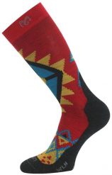 Skarpety merino WLN. Czerwone skarpetki damskie LASTING, bez wzorów, z elastanu. Za 48.90 zł.