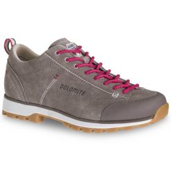 Buty trekkingowe damskie Dolomite Cinquantaquattro Low. Brązowe obuwie trekkingowe damskie Dolomite, bez zapięcia. W wyprzedaży za 490.00 zł.