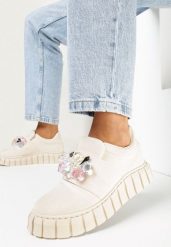 Beżowe Wsuwane Sneakersy z Kolorowymi Kryształkami Phedara. Brązowe obuwie sportowe damskie Born2be, z jeansu, bez zapięcia. Za 39.99 zł.