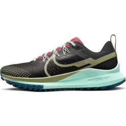 Buty do biegania damskie Nike W React Pegasus Trail 4. Czarne obuwie sportowe damskie Nike, z materiału, bez zapięcia, do biegania. Za 641.00 zł.