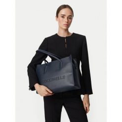 Torebka Coccinelle. Niebieskie shopper bag Coccinelle, bez dodatków. Za 1,449.00 zł.