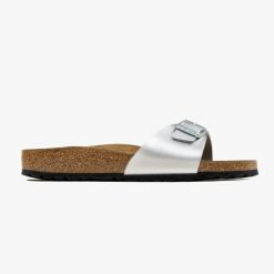 Klapki damskie Birkenstock Madrid BS (0040413). Szare klapki damskie Birkenstock, bez wzorów, bez obcasa, bez zapięcia. Za 249.99 zł.