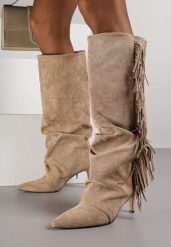 Ciemnobeżowe Kozaki z Imitacji Zamszu na Szpilce z Marszczoną Cholewką z Frędzlami Linotris. Brązowe kozaki damskie Renee, z jeansu, bez obcasa, na obcasie, bez zapięcia. Za 199.99 zł.