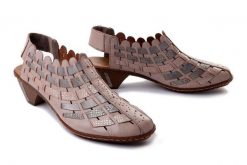 RIEKER 46778-64 beige combination, sandały damskie. Brązowe sandały damskie Rieker, bez wzorów, bez obcasa, na obcasie, bez zapięcia. Za 244.93 zł.
