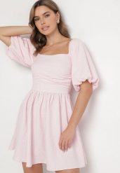 Różowa Sukienka Rozkloszowana z Bufiastymi Rękawami i Kwadratowym Dekoltem Galzemis. Czerwone sukienki damskie Born2be, bez wzorów, eleganckie, bez ramiączek. W wyprzedaży za 144.49 zł.