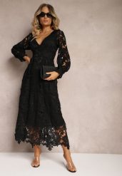 Czarna Rozkloszowana Sukienka Retro z Ażurowej Koronki Meliris. Czarne sukienki damskie Renee, w ażurowe wzory, z koronki, eleganckie, bez ramiączek. W wyprzedaży za 243.99 zł.