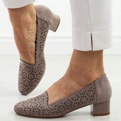 Khaki ażurowe półbuty damskie na obcasie Potocki 12393. Brązowe półbuty damskie POTOCKI, na lato, w ażurowe wzory, z jeansu, z okrągłym noskiem, bez obcasa, na obcasie, bez zapięcia. Za 169.00 zł.
