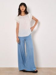 Apricot Bluzka w kolorze białym rozmiar: S. Białe bluzki damskie Apricot, s, bez wzorów, z bawełny, bez kołnierzyka, bez ramiączek. Za 69.99 zł.