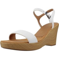 Sandały UNISA RITA NTO Biały. Białe sandały damskie Unisa, bez wzorów, ze skóry, bez obcasa, bez zapięcia. Za 354.99 zł.
