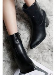Foreverfolie Botki w kolorze czarnym rozmiar: 36. Czarne botki damskie Foreverfolie, eleganckie, bez obcasa, bez zapięcia. Za 61.17 zł.