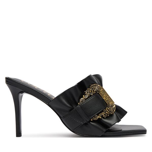 Klapki Versace Jeans Couture. Czarne klapki damskie Versace Jeans Couture, bez wzorów, z jeansu, bez obcasa, bez zapięcia. Za 643.99 zł.