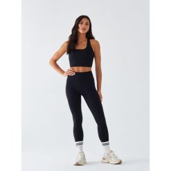 Legginsy Sportowe BeShaped Pilates Joga. Czarne legginsy damskie BESHAPED, bez wzorów, z elastanu, na jogę i pilates. Za 199.00 zł.
