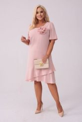 Elegancka sukienka Evelyn na wesele w kolorze delikatnego różu PLUS SIZE XXL. Czerwone sukienki damskie Moda Size Plus Iwanek, z aplikacjami, z elastanu, eleganckie, bez ramiączek. Za 289.90 zł.