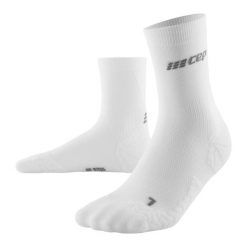 Skarpety kompresyjne sportowe damskie CEP Ultralight krótkie. Białe skarpetki damskie CEP, bez wzorów, z materiału. Za 74.00 zł.