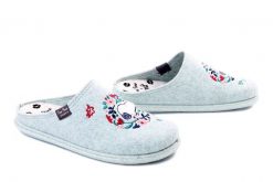 Toni Pons SNOOPY aqua, klapki damskie. Zielone klapki damskie Toni Pons, bez wzorów, bez obcasa, bez zapięcia. Za 229.90 zł.