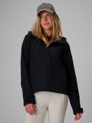 4F Kurtka softshell wiatroodporna membrana 5000 damska - czarna L. Czarne kurtki damskie 4F, l, bez wzorów, z softshellu, bez kaptura. Za 299.99 zł.