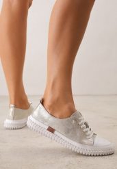 Złote Tenisówki ze Skóry Naturalnej z Metalicznym Połyskiem Lamisa. Żółte trampki damskie Born2be, bez wzorów, z dzianiny, bez zapięcia. Za 199.99 zł.