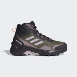 Damskie buty trekkingowe adidas Eastrail 2.0 Rain.Rdy. Brązowe obuwie trekkingowe damskie Adidas, z materiału, bez zapięcia. W wyprzedaży za 439.20 zł.