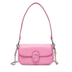 Torebka Marc Jacobs. Czerwone torebki klasyczne damskie Marc Jacobs, bez dodatków. Za 1,039.00 zł.