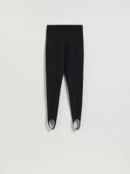 Legginsy z zapiętkami - czarny. Czarne legginsy damskie Reserved, l, bez wzorów, z dzianiny. Za 89.99 zł.