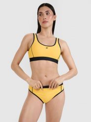 4F Góra od bikini damska - żółta S. Żółte bikini 4F, bez wzorów, z elastanu. W wyprzedaży za 49.99 zł.