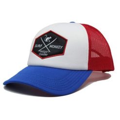 Czapka Trucker z wyściółką / Uniwersalny rozmiar (Niebiesko/Czerwona). Czerwone czapki z daszkiem damskie SURF MONKEY, z aplikacjami, z poliesteru. Za 159.95 zł.