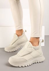 Jasnobeżowe Sneakersy na Grubej Podeszwie z Pikowaną Cholewką i Napisem Resisha. Brązowe obuwie sportowe damskie Born2be, z jeansu, bez zapięcia. Za 219.99 zł.