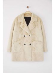 Trendyol Płaszcz pluszowy w kolorze beżowym rozmiar: 42. Brązowe płaszcze damskie Trendyol, bez wzorów, bez kaptura. Za 157.73 zł.