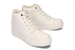 BIG STAR EE274128 biały, trampki, sneakersy damskie. Białe trampki damskie Big Star, bez wzorów, bez zapięcia. Za 74.95 zł.