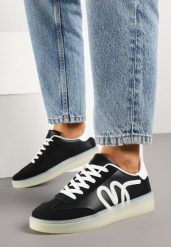 Czarne Sneakersy w Stylu Klasycznych Tenisówek z Ozdobną Aplikacją Elddiva. Czarne obuwie sportowe damskie Born2be, na lato, z jeansu, bez zapięcia, tenisowe. Za 79.99 zł.