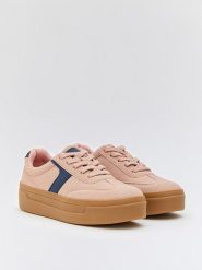 Belucci Sneakersy w kolorze jasnoróżowym rozmiar: 39. Różowe obuwie sportowe damskie Belucci, bez zapięcia. Za 126.45 zł.