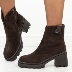 Brązowe skórzane botki damskie na traperze T.Sokolski 428. Brązowe botki damskie Sokolski, na jesień, z dzianiny, casualowe, bez obcasa, bez zapięcia. Za 319.00 zł.