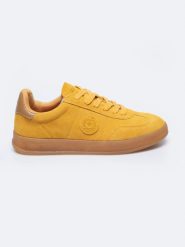 Sneakersy damskie ze skóry naturalnej zamszowej musztardowe RR274846 202. Żółte obuwie sportowe damskie Big Star, z gumy, bez zapięcia. W wyprzedaży za 229.99 zł.