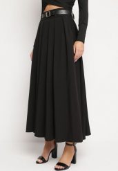 Czarna Spódnica o Rozkloszowanym Plisowanym Fasonie z Paskiem z Klamrą Aferna. Czarne spódnice damskie Born2be, m, bez wzorów, eleganckie, maxi. Za 189.99 zł.
