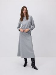 Bluza z ozdobnym dekoltem - ciemnoszary. Szare bluzy damskie Reserved, l, bez wzorów, z bawełny, bez kaptura. Za 119.99 zł.