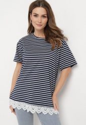 Granatowy T-shirt Bawełniany w Paski z Ozdobną Koronką Priscaia. Niebieskie t-shirty damskie Born2be, l, bez wzorów, z bawełny, bez kołnierzyka. Za 64.99 zł.