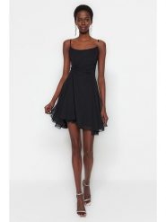 Trendyol Sukienka w kolorze czarnym rozmiar: 36. Czarne sukienki damskie Trendyol, z aplikacjami, bez ramiączek. Za 79.21 zł.