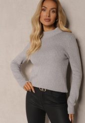 Szary Dzianinowy Prążkowany Sweter z Wiskozą Nikiga. Szare swetry klasyczne damskie Renee, z dzianiny, bez kołnierzyka. Za 79.99 zł.