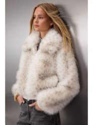 Trendyol Kurtka pluszowa w kolorze białym rozmiar: M. Białe kurtki damskie Trendyol, m, bez wzorów, bez kaptura. Za 192.45 zł.