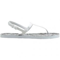 Sandały Puma Cozy Sandal Wns 375213 03 białe. Białe sandały damskie bez wzorów, z materiału, bez obcasa, bez zapięcia. Za 94.81 zł.