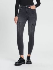 Jeansy skinny cargo - szary. Szare jeansy damskie Sinsay. Za 69.99 zł.