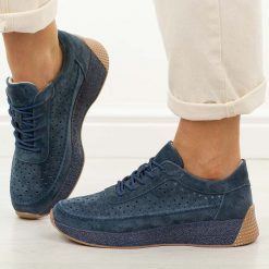 Granatowe pikowane skórzane półbuty damskie Sergio Leone sp013. Niebieskie półbuty damskie Sergio Leone, na jesień, bez wzorów, z jeansu, z okrągłym noskiem, bez obcasa, na płaskiej podeszwie, bez zapięcia. Za 219.00 zł.