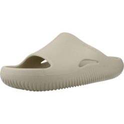 Sandały CROCS MELLOW RECOVERY SLIDE Beżowy. Brązowe sandały damskie Crocs, bez wzorów, z materiału, bez obcasa, bez zapięcia. W wyprzedaży za 179.40 zł.