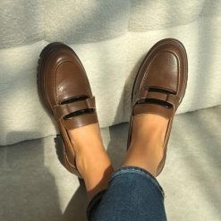 Brązowe skórzane mokasyny damskie Sergio Leone 25166. Brązowe mokasyny damskie Sergio Leone, na jesień, z jeansu, z okrągłym noskiem, bez obcasa. Za 269.00 zł.