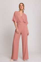 Elegancki kombinezon damski z kopertowym dekoltem różany. Czerwone kombinezony damskie Stylove, l, bez wzorów, z tkaniny, eleganckie, bez kołnierzyka, bez ramiączek, krótkie. Za 489.00 zł.