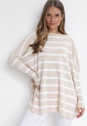 Beżowy Sweter Oversize w Paski z Rękawami Nietoperz Caelania. Brązowe swetry klasyczne damskie Born2be, bez kołnierzyka. Za 109.99 zł.