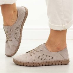 Beżowe skórzane półbuty damskie Evento 9771. Brązowe półbuty damskie eVento, na lato, w ażurowe wzory, z jeansu, z okrągłym noskiem, bez obcasa, bez zapięcia. Za 219.00 zł.